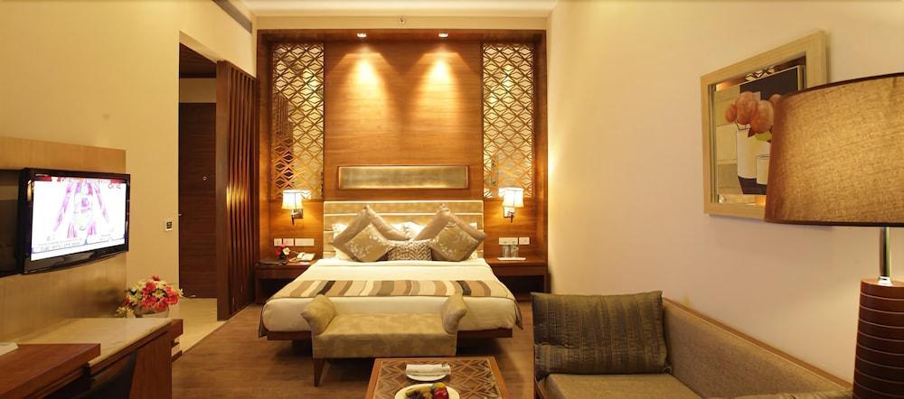 Oodles Hotel Нью-Дели Экстерьер фото