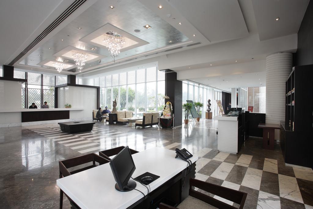 Oodles Hotel Нью-Дели Экстерьер фото