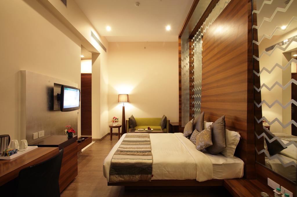 Oodles Hotel Нью-Дели Экстерьер фото
